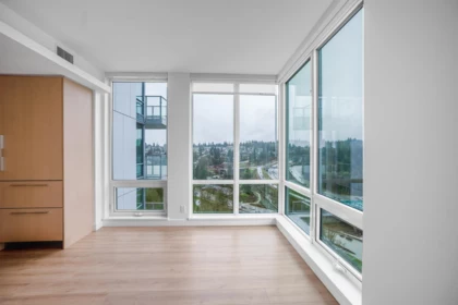 2202 1500 Fern Street, North Vancouver, BC, North Vancouver — Apartment/Condo for sale
