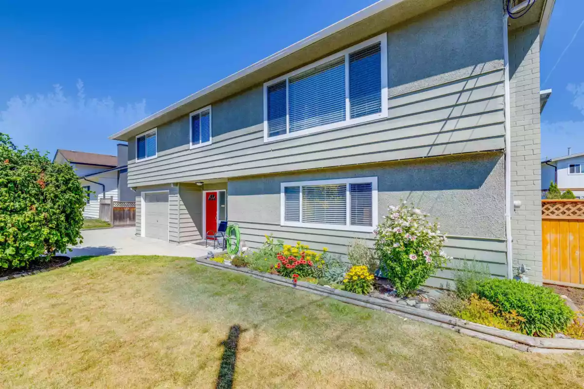 Family Room Photo of 4882 58 Street, Ladner, BC