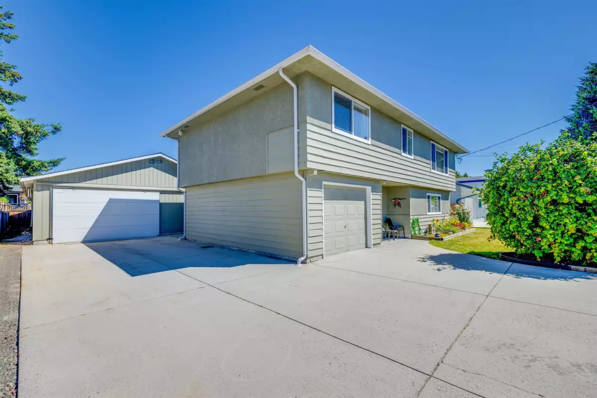 Living Room Photo of 4882 58 Street, Ladner, BC