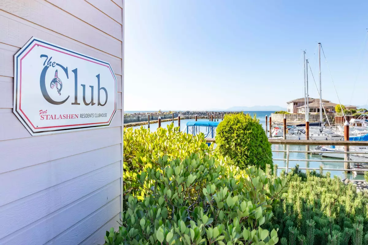 Front Yard Photo of 226 1585 Field Road, Sechelt, BC