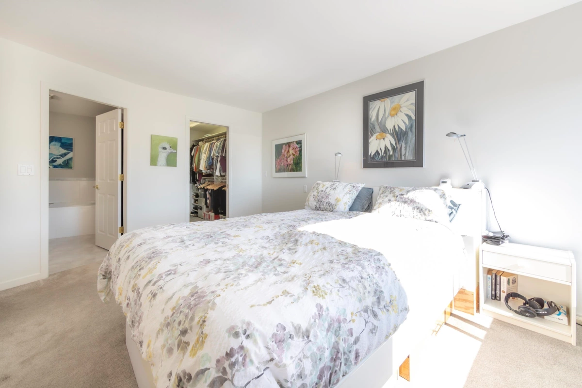 Walk-In Closet Photo of 226 1585 Field Road, Sechelt, BC