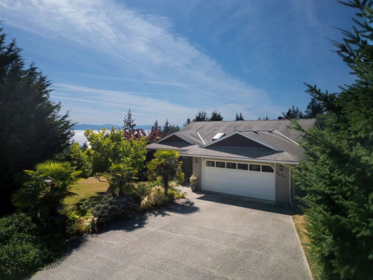 1497 Islandview Drive, Gibsons, BC, Gibsons — Single Family Residence for sale