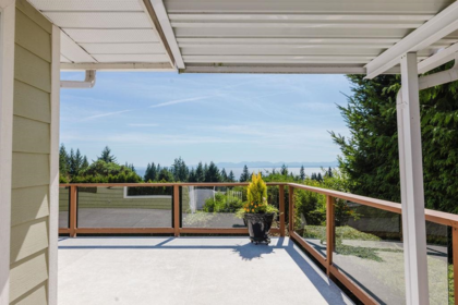 1497 Islandview Drive, Gibsons, BC, Gibsons — Single Family Residence for sale