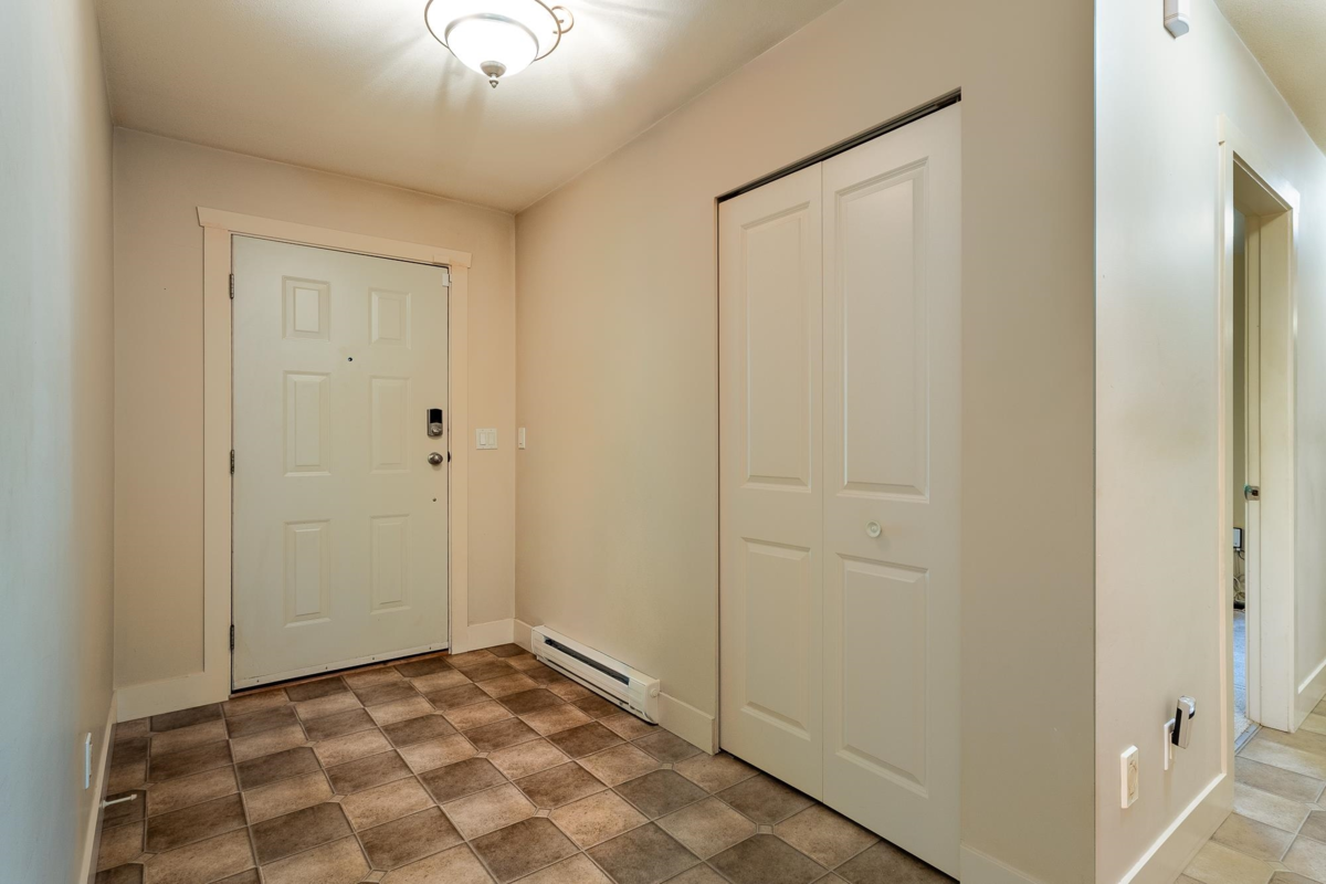 Dining Area Photo of 23 12710 Lagoon Road, Madeira Park, BC