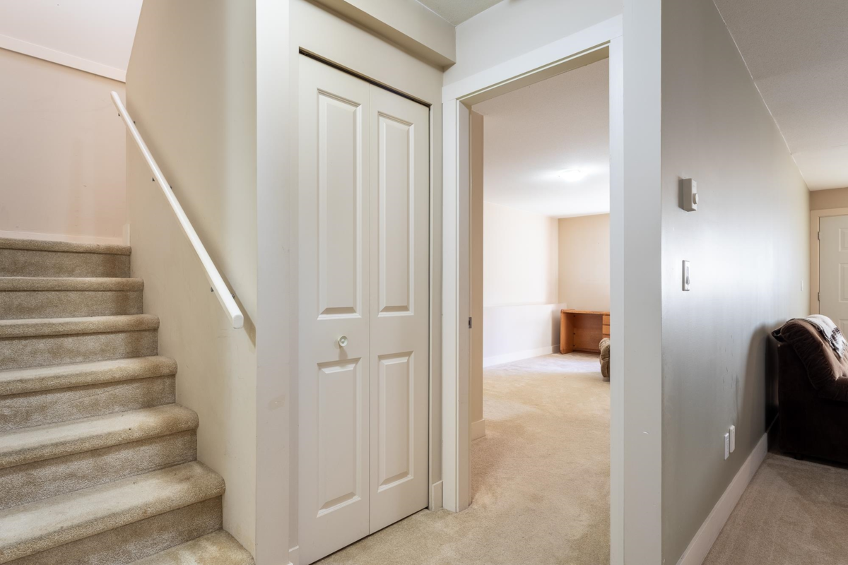 Entry Foyer Photo of 23 12710 Lagoon Road, Madeira Park, BC