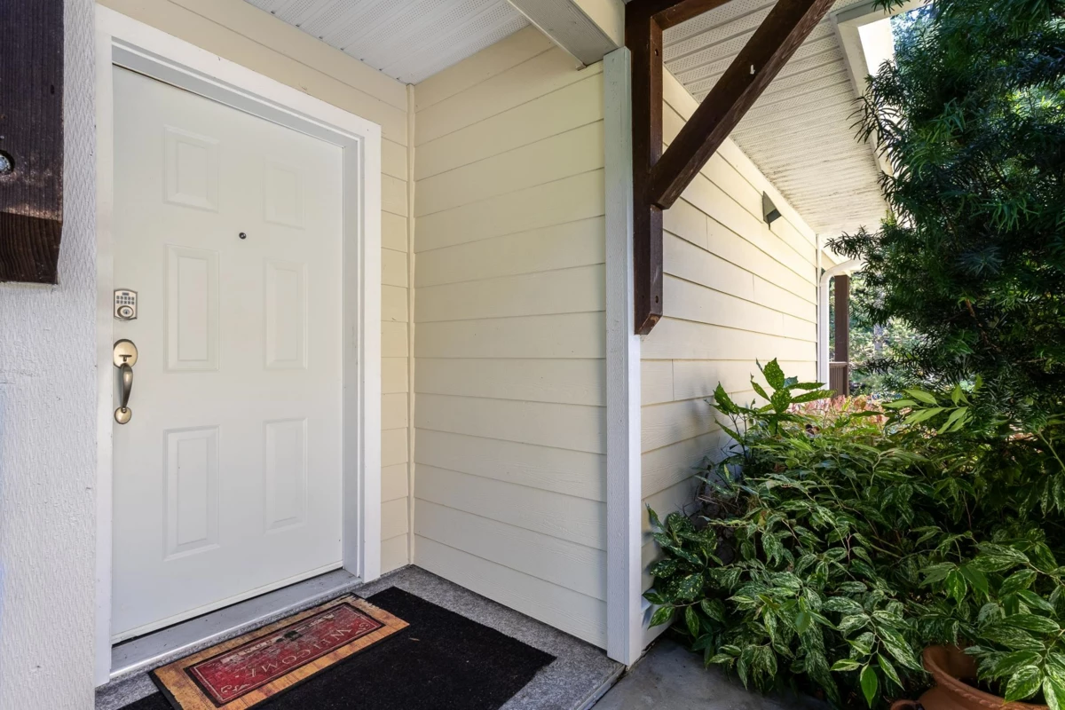 Family Room Photo of 23 12710 Lagoon Road, Madeira Park, BC