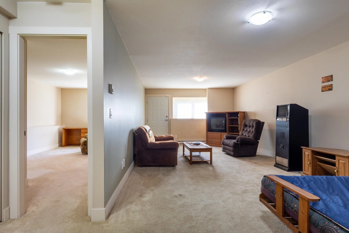 Hallway Photo of 23 12710 Lagoon Road, Madeira Park, BC
