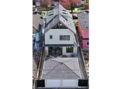 2 2253 Grant Street, Vancouver, BC