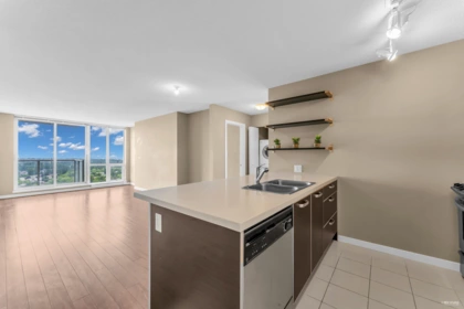 2909 9981 Whalley Boulevard, Surrey, BC, Surrey — Apartment/Condo for sale
