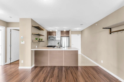 2909 9981 Whalley Boulevard, Surrey, BC, Surrey — Apartment/Condo for sale