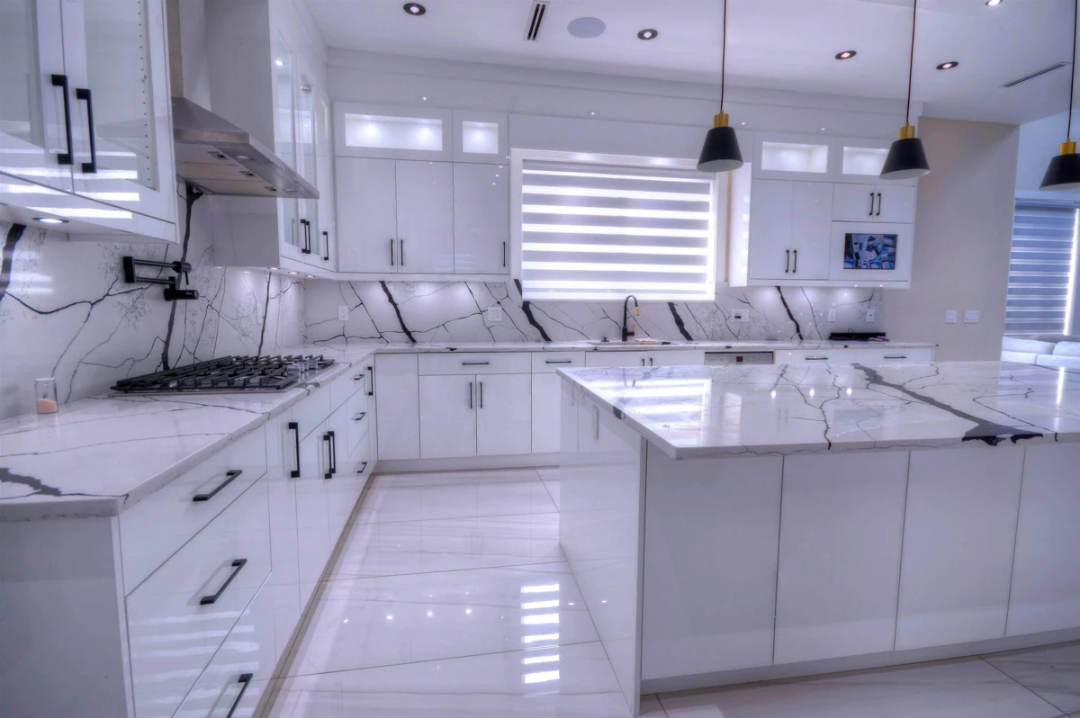 Kitchen Photo of 14232 114 Avenue, Surrey, BC