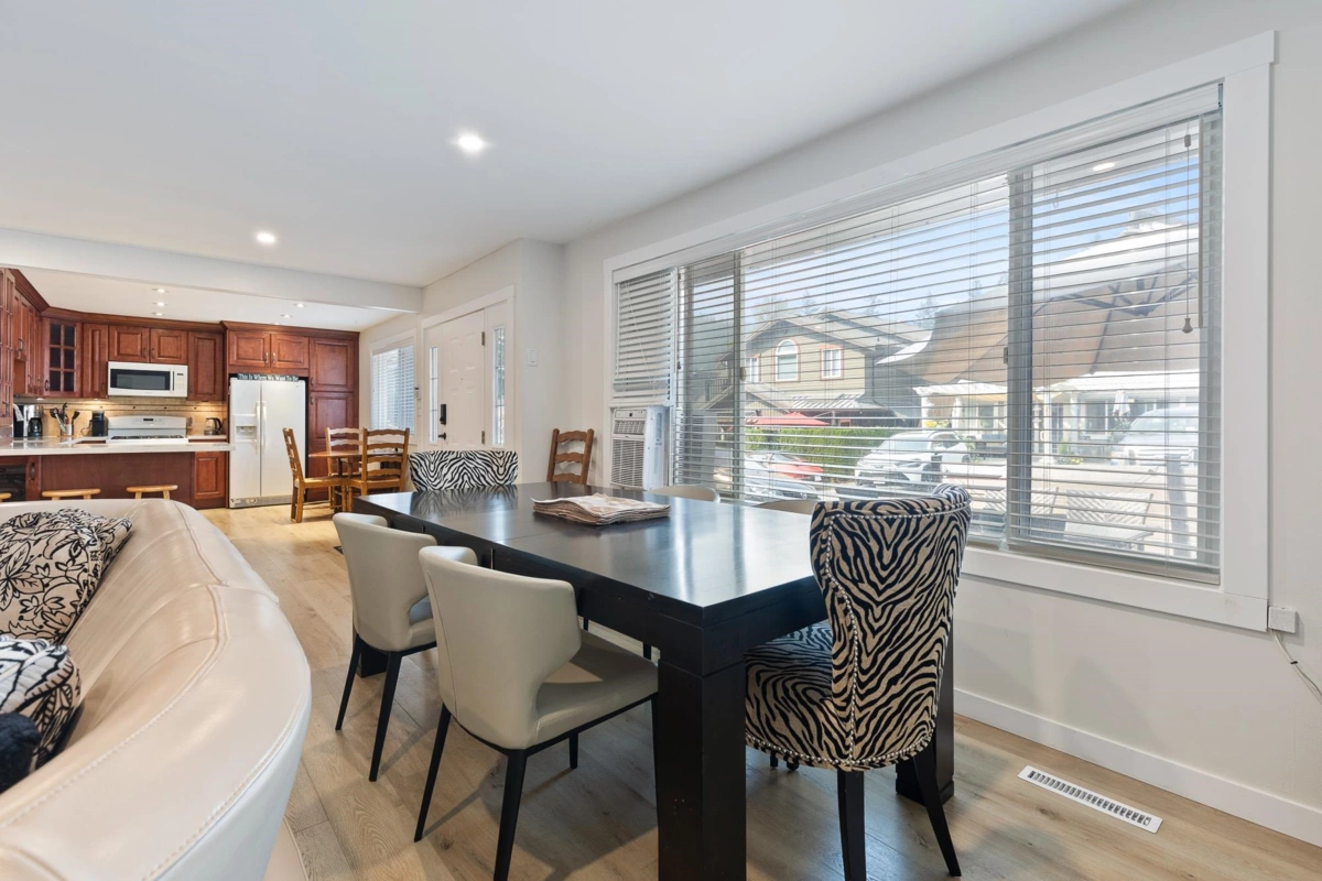 Breakfast Nook Photo of 395 Alder Street, Cultus Lake, BC