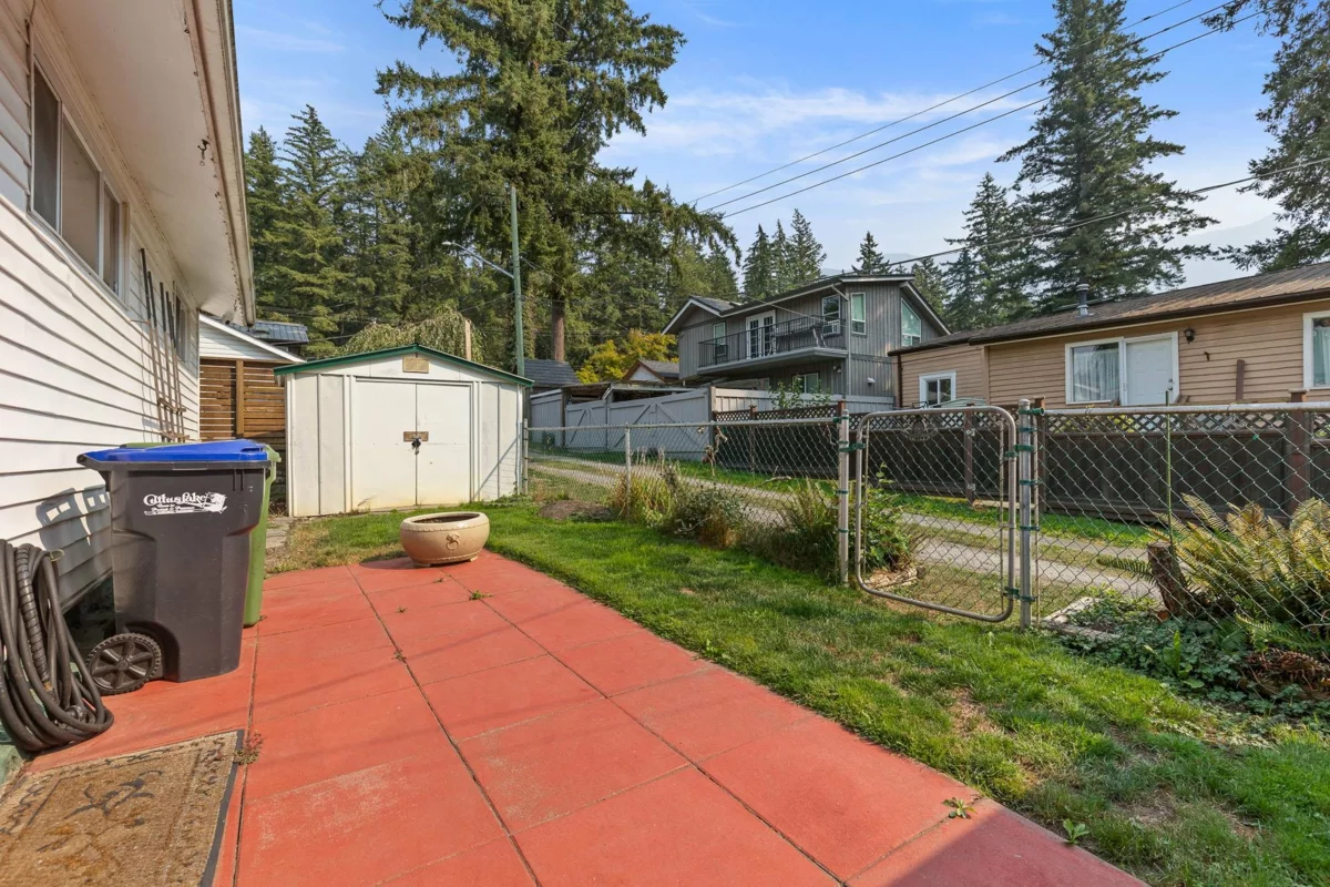 Laundry Room Photo of 395 Alder Street, Cultus Lake, BC