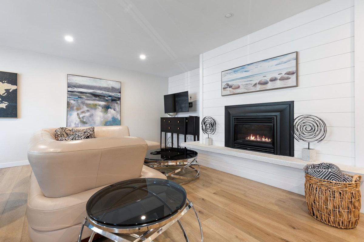 Living Room Photo of 395 Alder Street, Cultus Lake, BC
