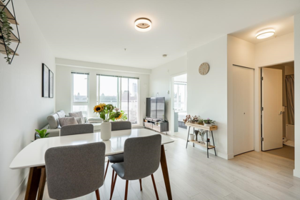 Kitchen Island Photo of 519 13963 105 Boulevard, Surrey, BC