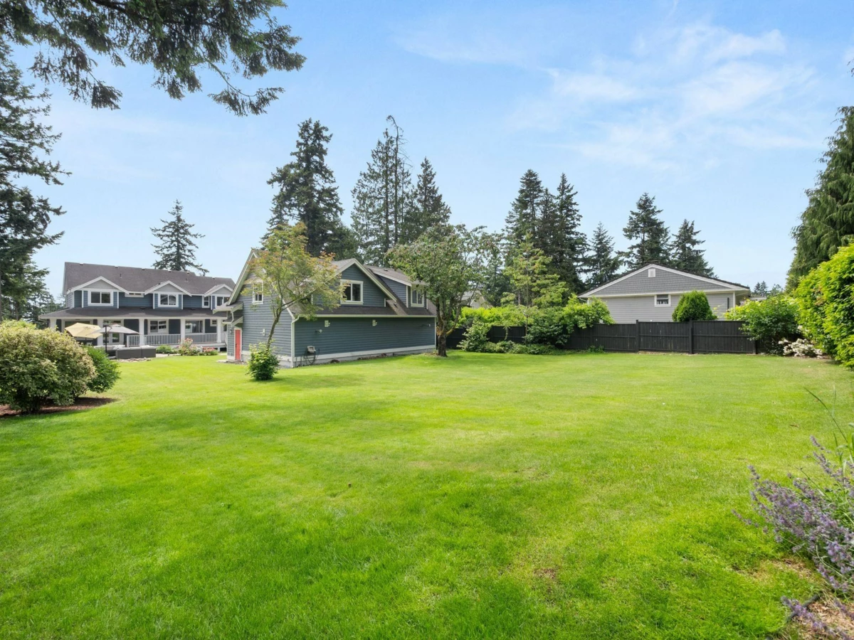 Fitness Center Photo Near 12035 56 Avenue, Surrey, BC