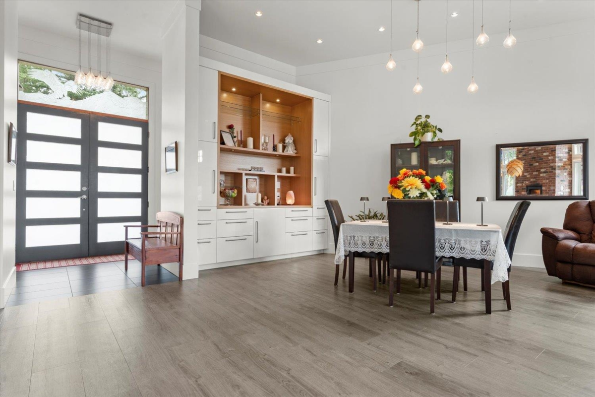 Dining Area Photo of 1185 Columbia Valley Road, Columbia Valley, BC