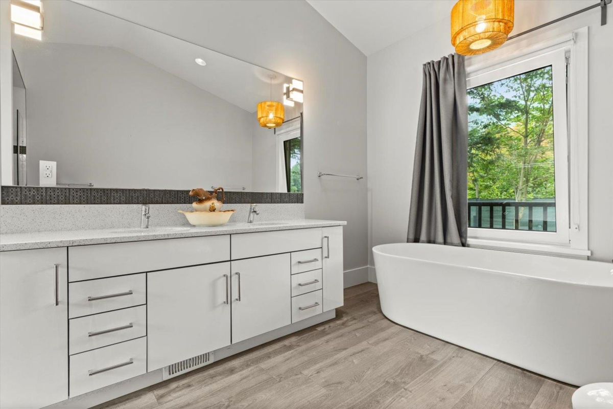 Entry Foyer Photo of 1185 Columbia Valley Road, Columbia Valley, BC