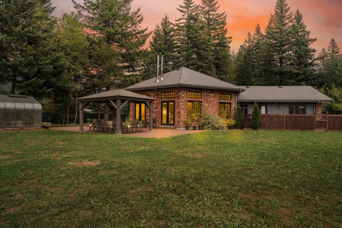 Exterior Front Photo of 1185 Columbia Valley Road, Columbia Valley, BC