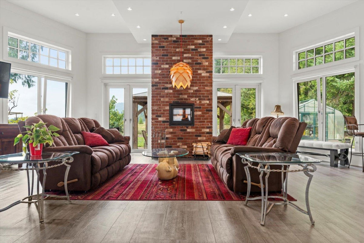 Kitchen Photo of 1185 Columbia Valley Road, Columbia Valley, BC