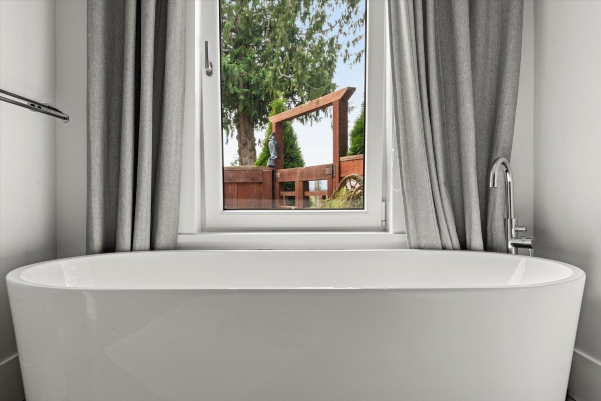 Office / Den Photo of 1185 Columbia Valley Road, Columbia Valley, BC