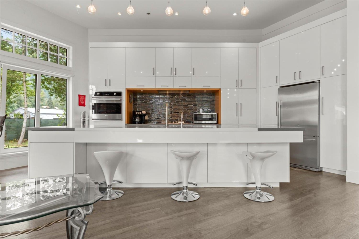 Walk-In Closet Photo of 1185 Columbia Valley Road, Columbia Valley, BC