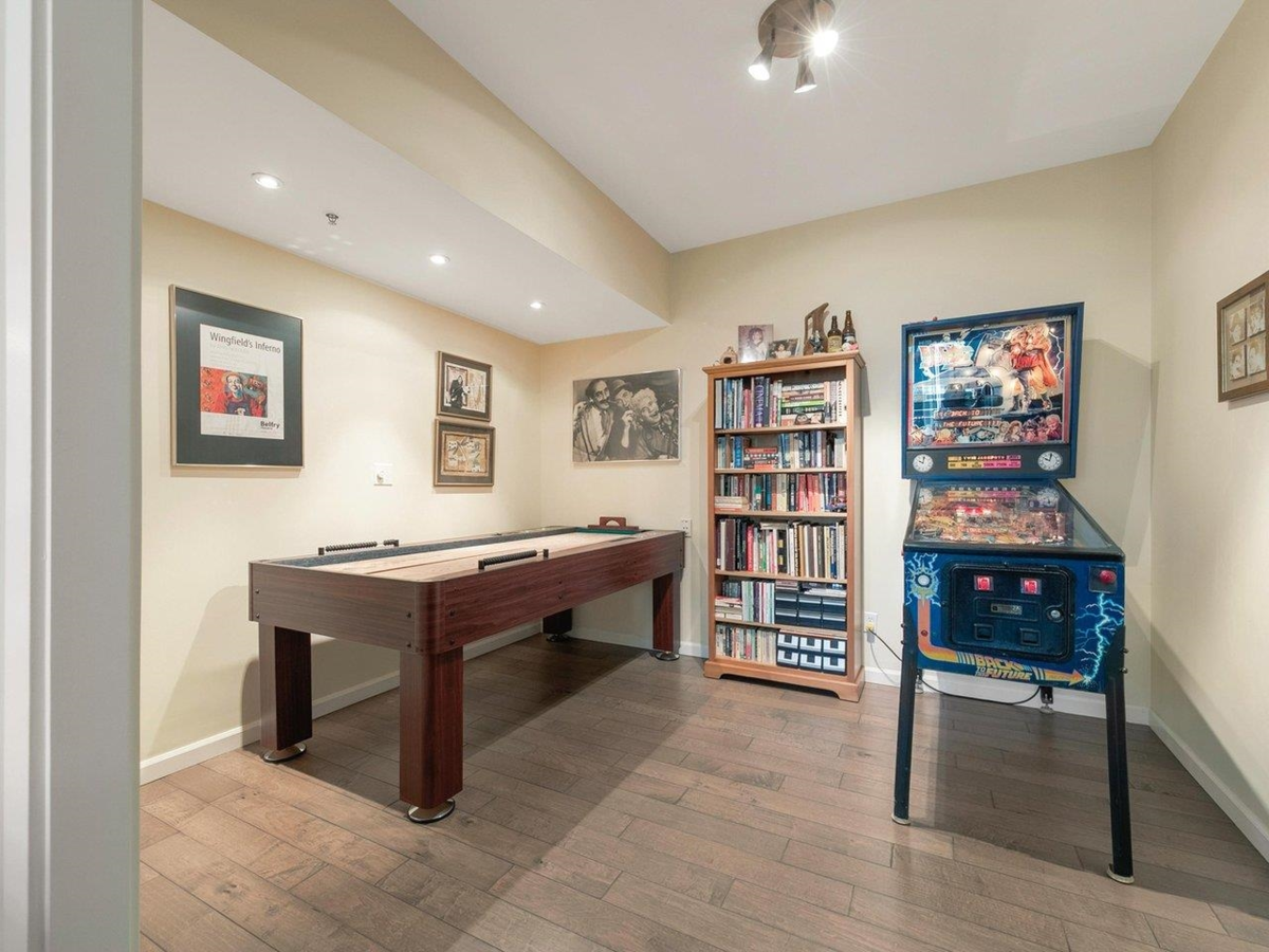 Family Room Photo of 1490 Hornby Street, Vancouver, BC