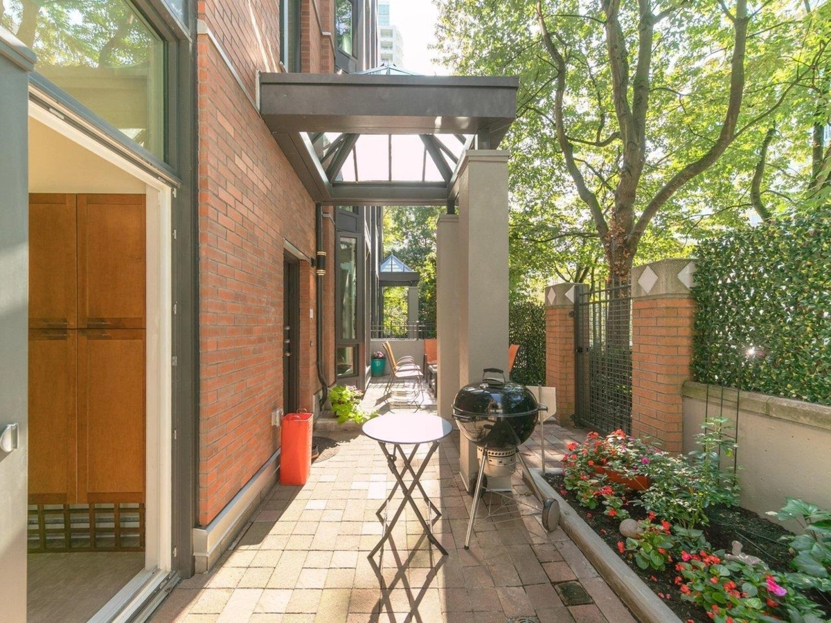 Primary Bathroom Photo of 1490 Hornby Street, Vancouver, BC