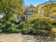 2702 W 15th Avenue, Vancouver, BC