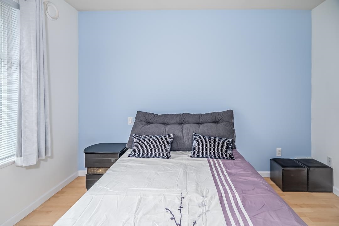 Entry Foyer Photo of 35 935 Ewen Avenue, New Westminster, BC
