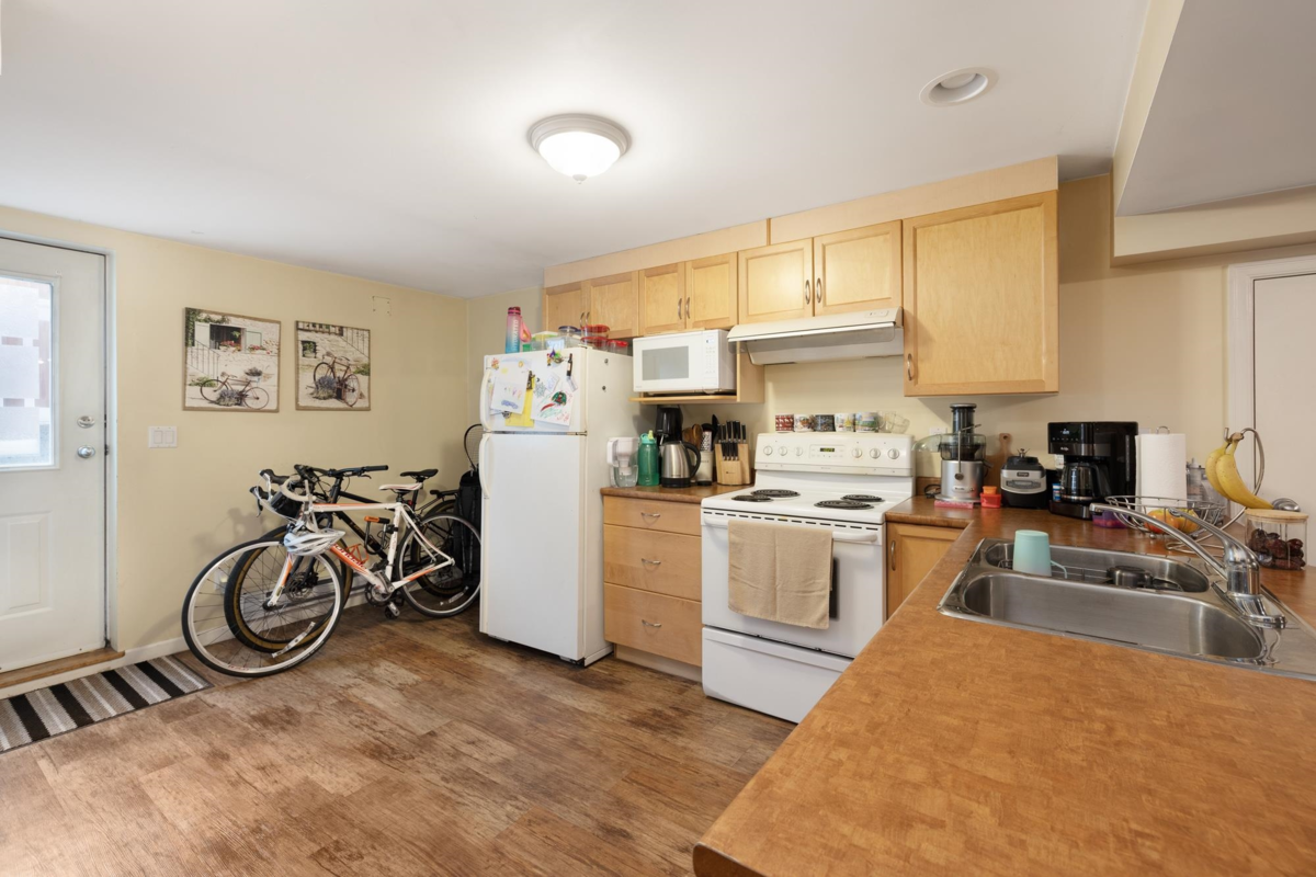 Aerial View of 518 E 7th Street, North Vancouver, BC