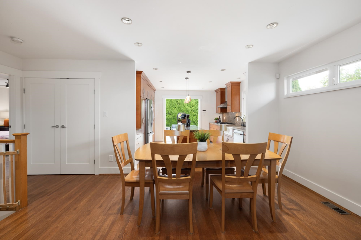 Bedroom 2 Photo of 518 E 7th Street, North Vancouver, BC