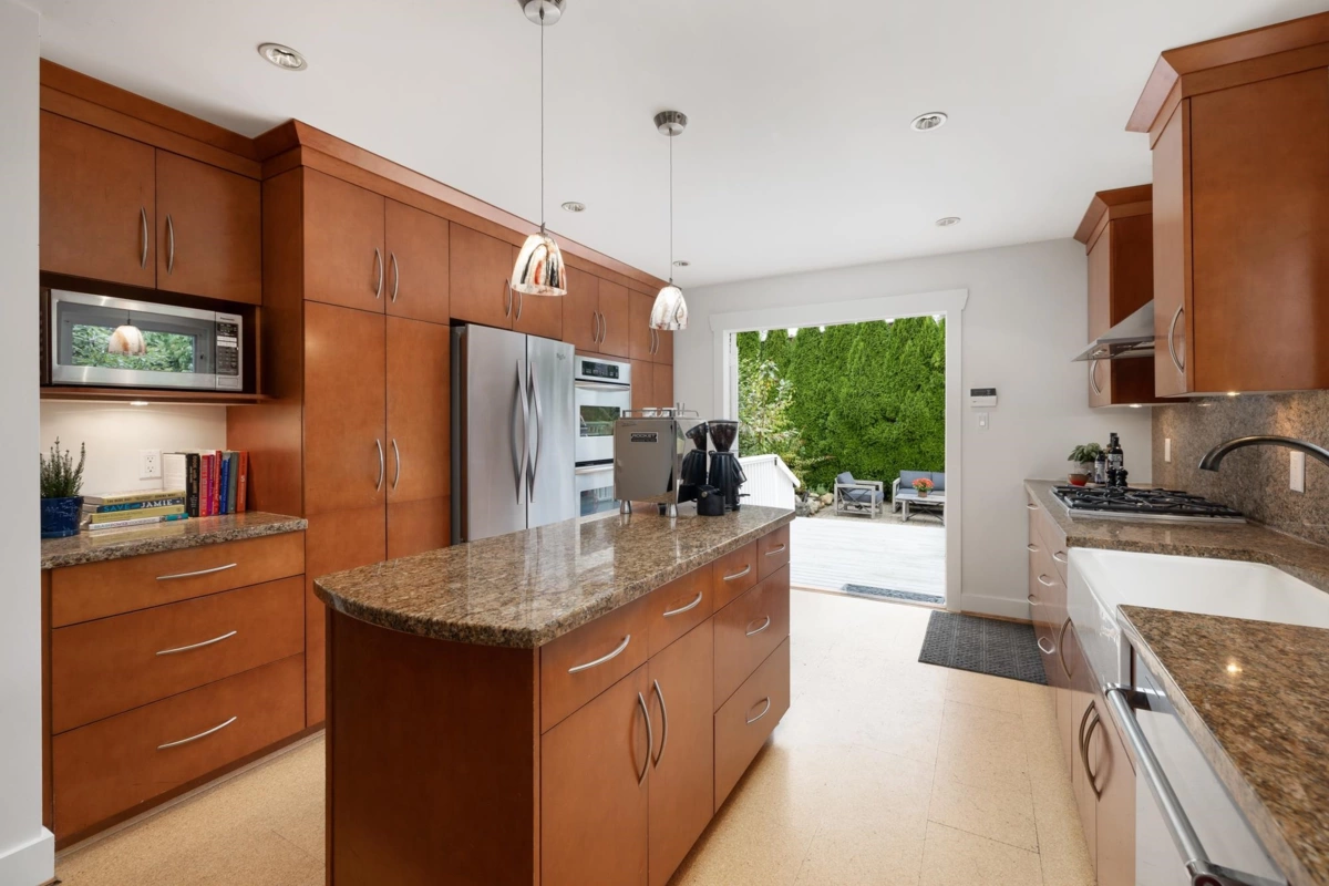 Bedroom 4 Photo of 518 E 7th Street, North Vancouver, BC