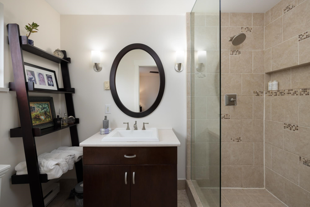 Outdoor Patio Photo of 518 E 7th Street, North Vancouver, BC