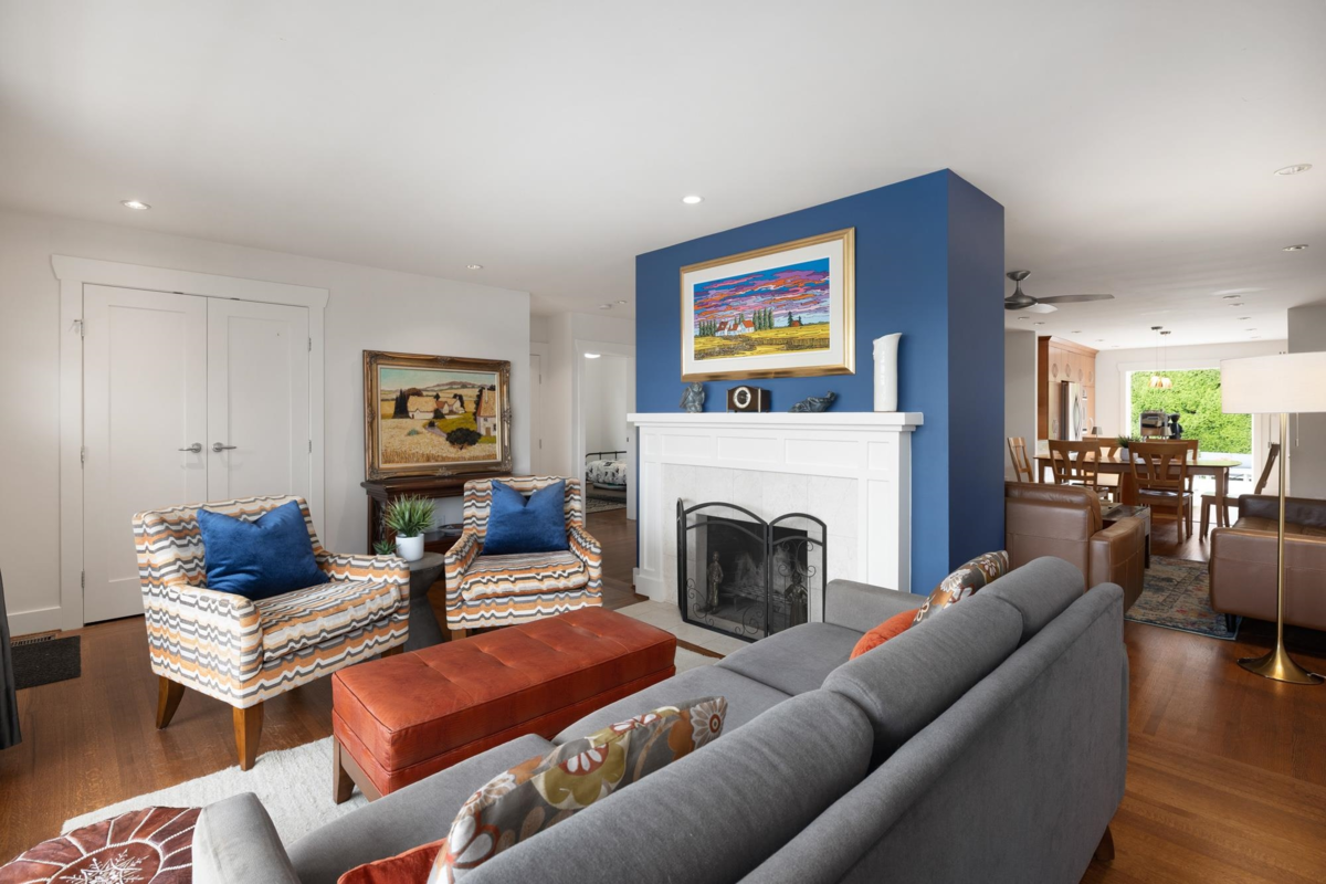 Pantry Photo of 518 E 7th Street, North Vancouver, BC