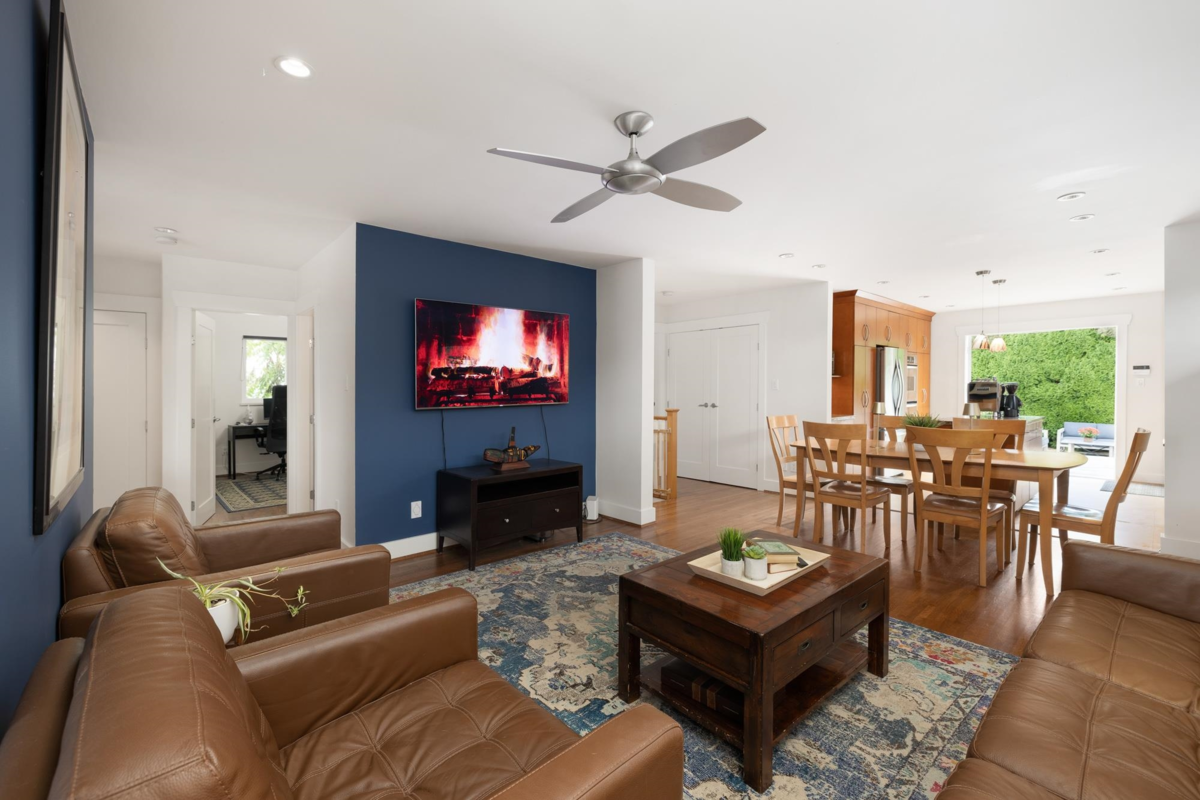 Primary Bedroom Photo of 518 E 7th Street, North Vancouver, BC