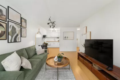 304 212 Forbes Avenue, North Vancouver, BC, North Vancouver — Apartment/Condo for sale