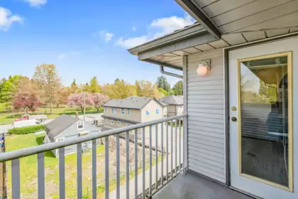 Guest Bathroom Photo of 401 20561 113 Avenue, Maple Ridge, BC