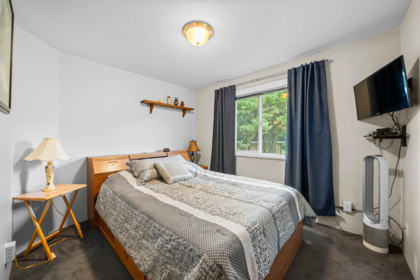 Breakfast Nook Photo of 6588 148a Street, Surrey, BC