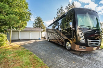 Front Yard Photo of 6588 148a Street, Surrey, BC