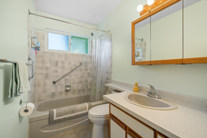Mudroom Photo of 6588 148a Street, Surrey, BC