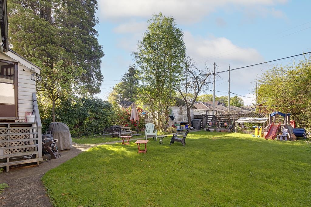 Kitchen Island Photo of 1373 W 64th Avenue, Vancouver, BC