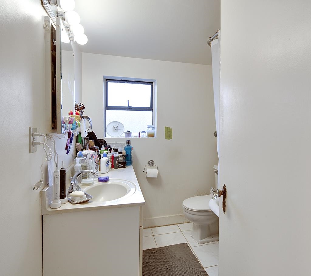 Outdoor Patio Photo of 1373 W 64th Avenue, Vancouver, BC