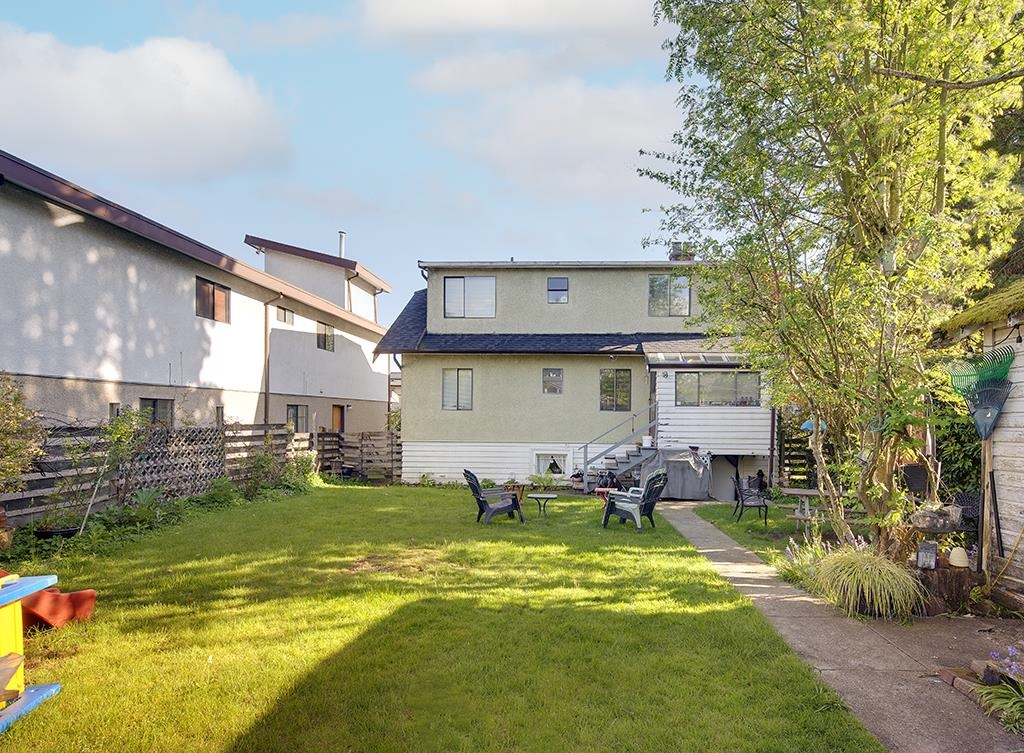 Primary Bedroom Photo of 1373 W 64th Avenue, Vancouver, BC