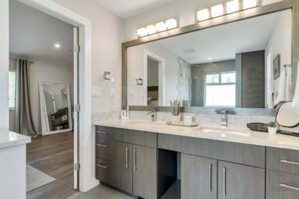 Guest Bathroom Photo of 9434 216a Street, Langley, BC