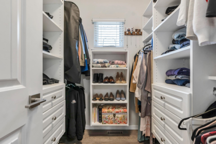Powder Room Photo of 9434 216a Street, Langley, BC