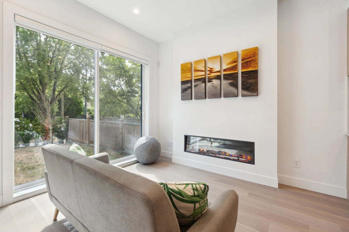 Living Room Photo of 7855 Ontario Street, Vancouver, BC