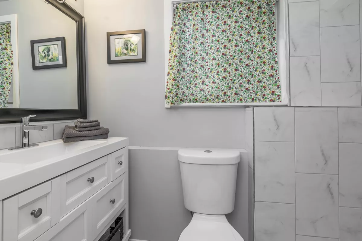 Entry Foyer Photo of 20651 44 Avenue, Langley, BC