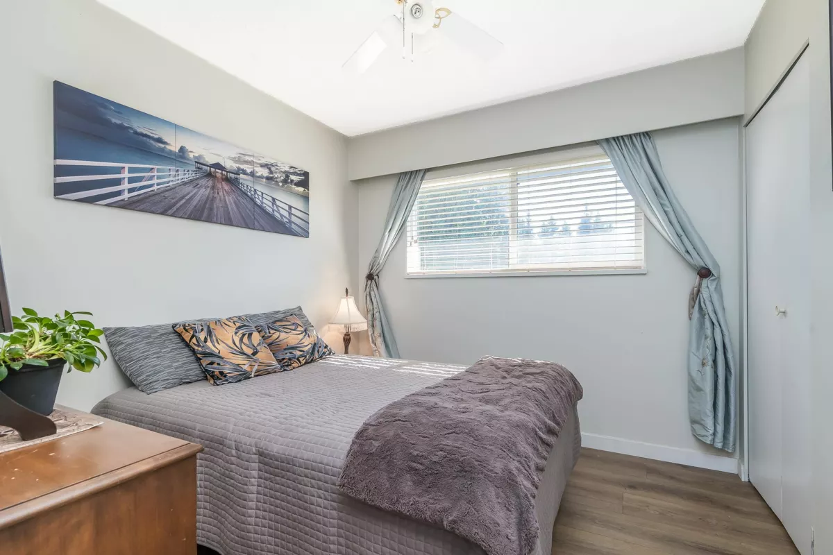 Guest Bathroom Photo of 20651 44 Avenue, Langley, BC