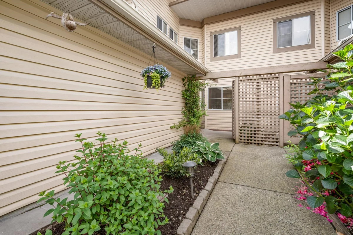 Family Room Photo of 30 6140 192 Street, Surrey, BC